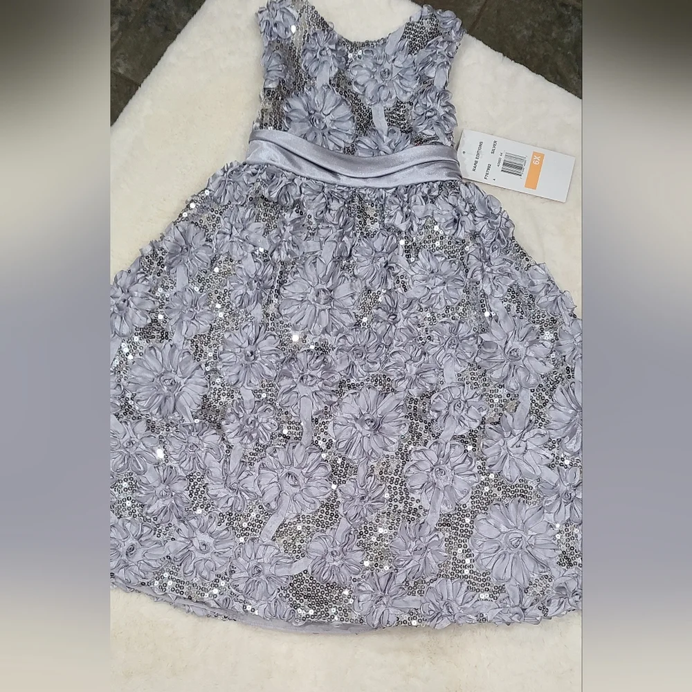 Girl "Rare Editions " silver sequence dress. Attached petticoat - Picture 3 of 6